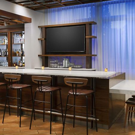 洛杉矶伍德兰希尔斯万怡酒店 外观 照片